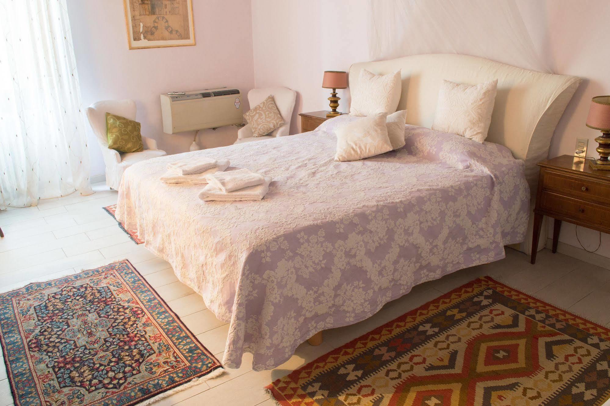 Bed and Breakfast La Rosa Townhouse Флоренція Екстер'єр фото