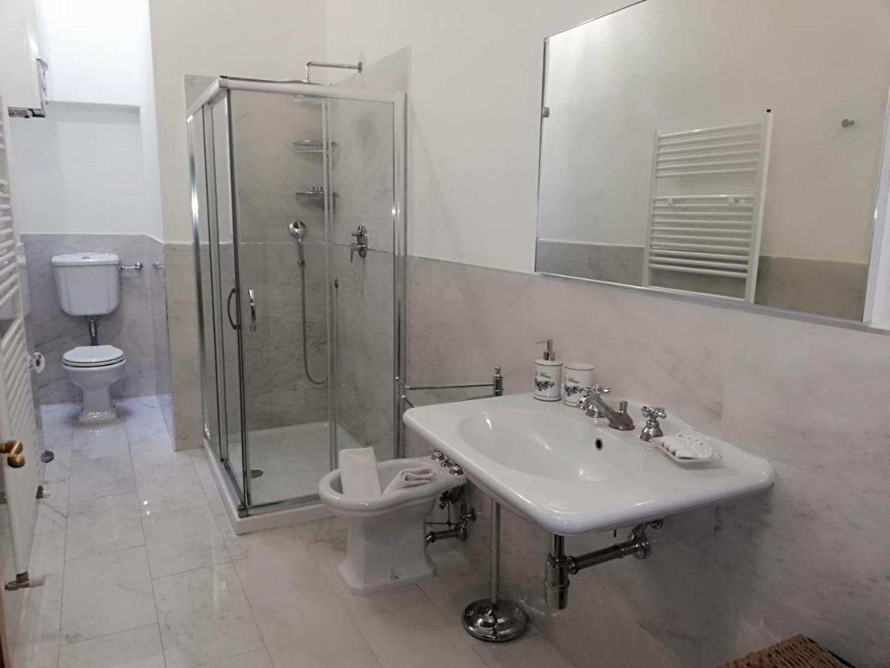 Bed and Breakfast La Rosa Townhouse Флоренція Екстер'єр фото